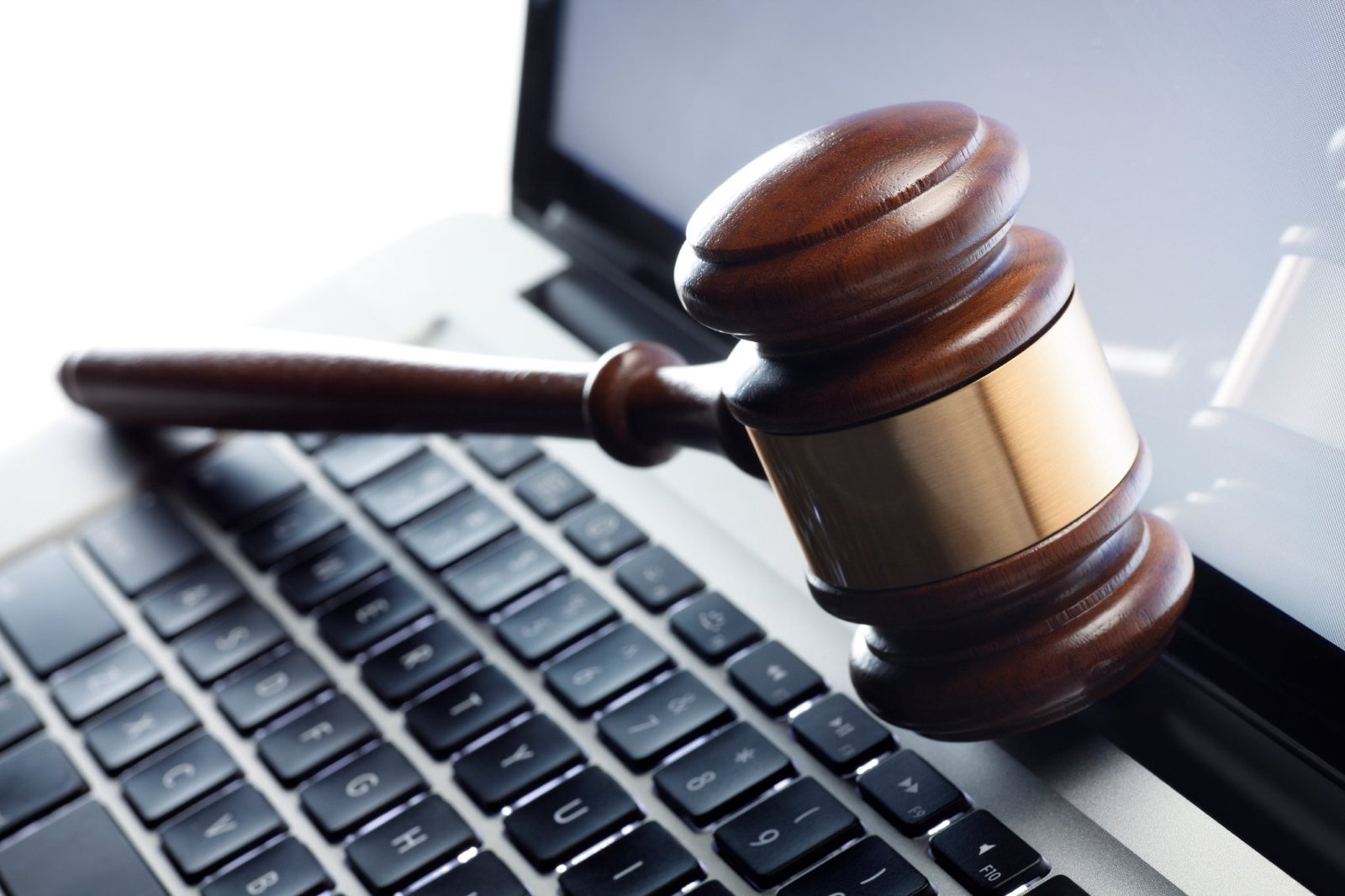 law-technology-legal-tech-computer-laptop-ee964d22